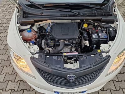 Lancia Ypsilon 1.0 FireFly 5 porte S&S Hybrid Ecochic Silver (11)