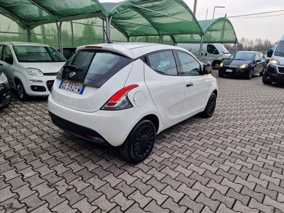 Lancia Ypsilon 1.0 FireFly 5 porte S&S Hybrid Ecochic Silver (3)