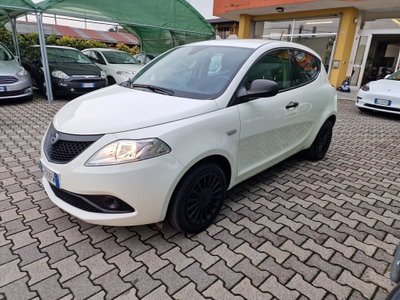 Lancia Ypsilon 1.0 FireFly 5 porte S&S Hybrid Ecochic Silver (5)