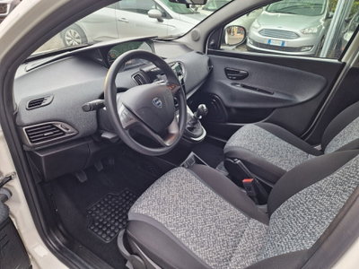 Lancia Ypsilon 1.0 FireFly 5 porte S&S Hybrid Ecochic Silver (7)