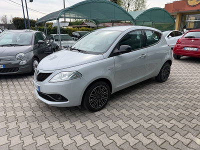 Lancia Ypsilon 1.0 FireFly 5 porte S&S Hybrid Ecochic Gold (3)