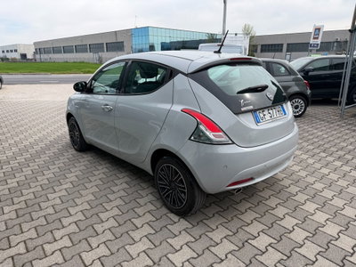 Lancia Ypsilon 1.0 FireFly 5 porte S&S Hybrid Ecochic Gold (4)