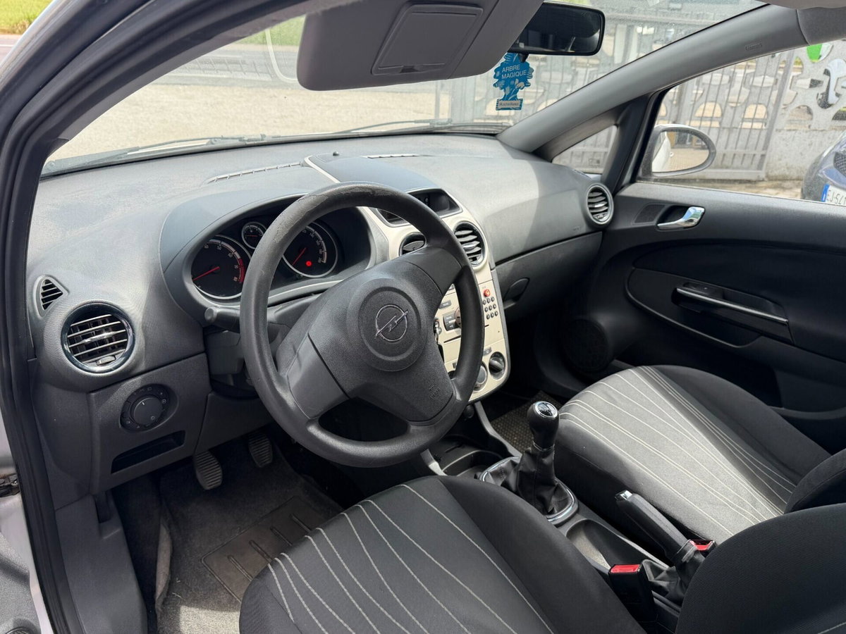 Opel Corsa 1.2 5 porte Club (5)