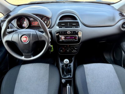 Fiat Punto 1.3 MJT II 75 CV 5 porte Street (11)