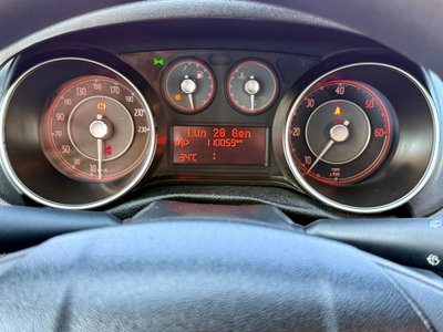 Fiat Punto 1.3 MJT II 75 CV 5 porte Street (16)