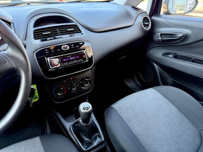 Fiat Punto 1.3 MJT II 75 CV 5 porte Street (18)
