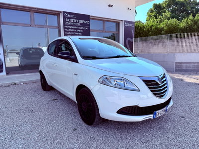Lancia Ypsilon 1.2 69 CV 5 porte Gold (12)
