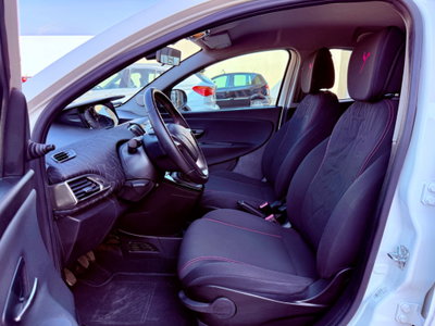 Lancia Ypsilon 1.2 69 CV 5 porte Gold (14)
