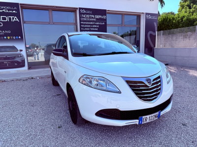 Lancia Ypsilon 1.2 69 CV 5 porte Gold (3)