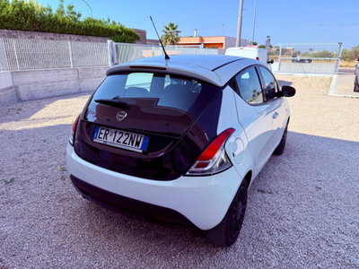 Lancia Ypsilon 1.2 69 CV 5 porte Gold (6)