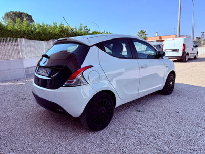 Lancia Ypsilon 1.2 69 CV 5 porte Gold (7)