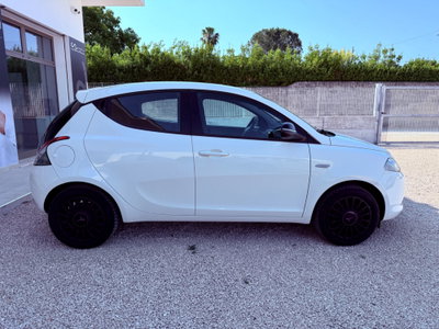 Lancia Ypsilon 1.2 69 CV 5 porte Gold (9)