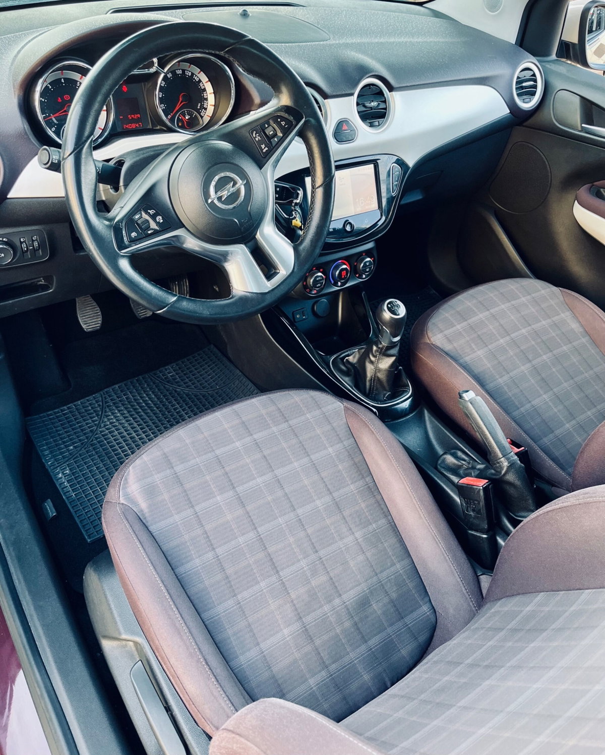 Opel Adam 1.4 87 CV GPL Tech Jam (8)