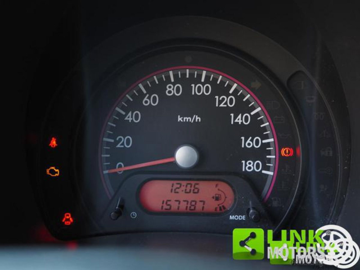 Nissan Pixo 1.0 5 porte Visia (10)