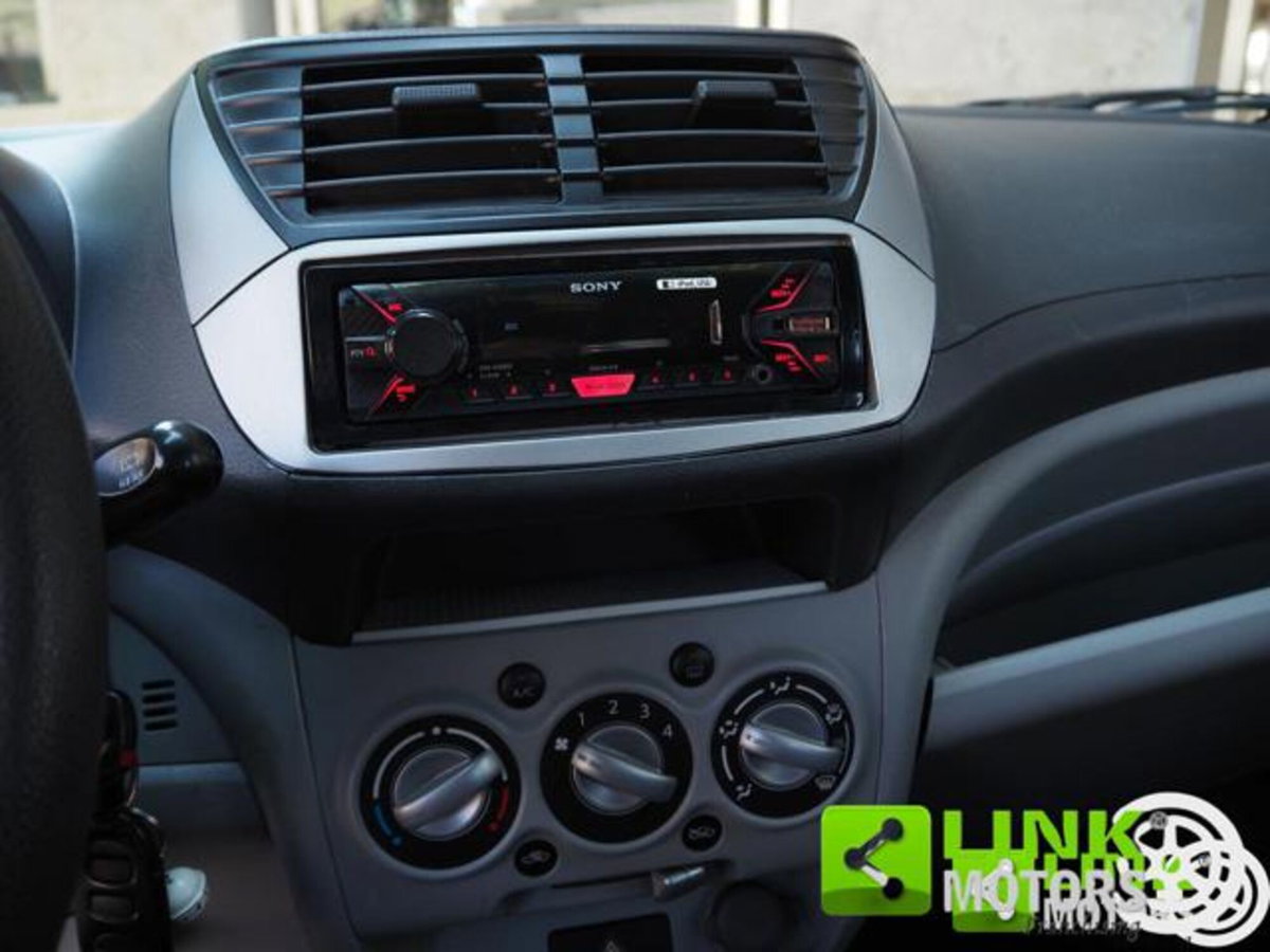 Nissan Pixo 1.0 5 porte Visia (11)