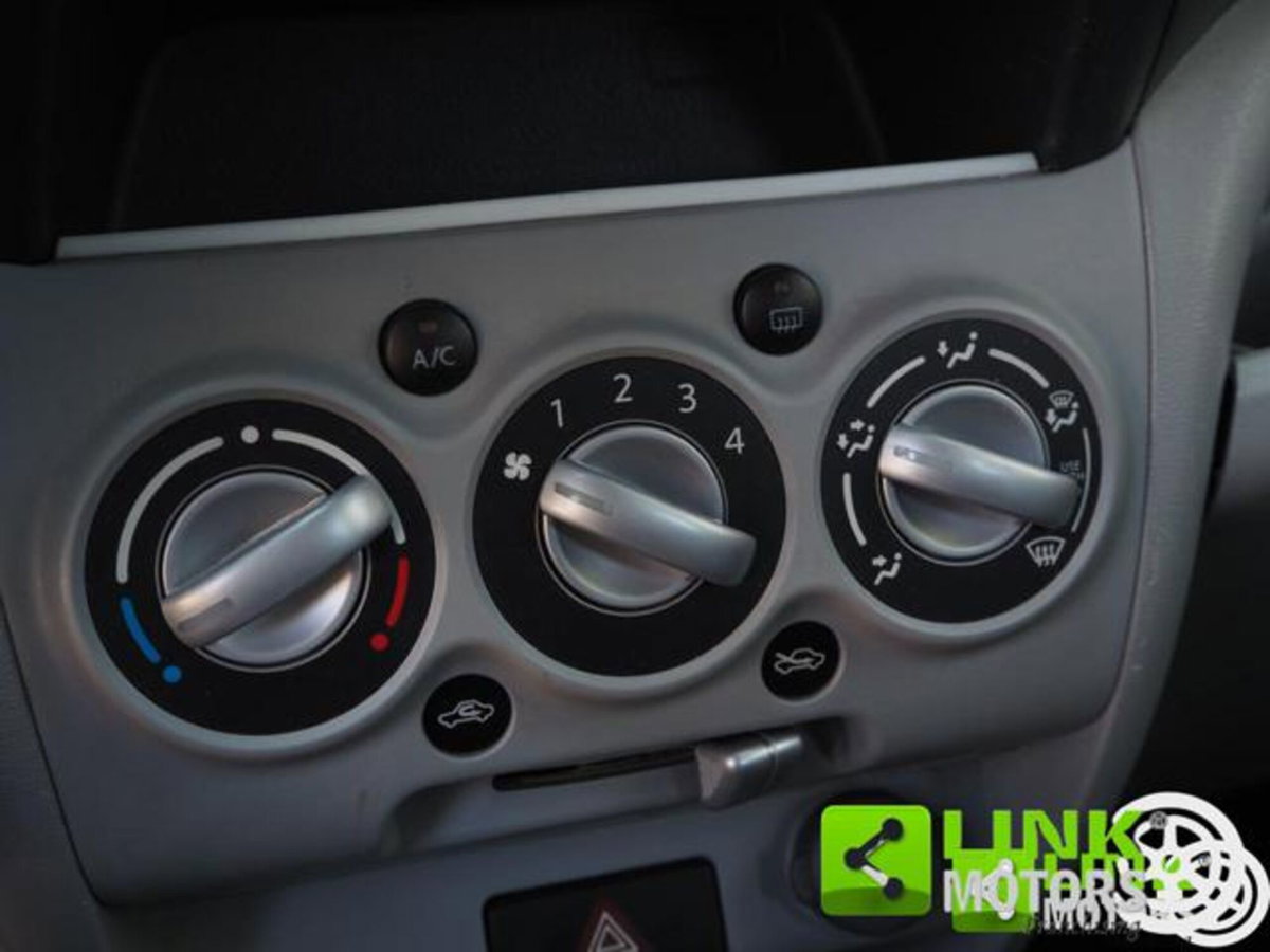 Nissan Pixo 1.0 5 porte Visia (13)