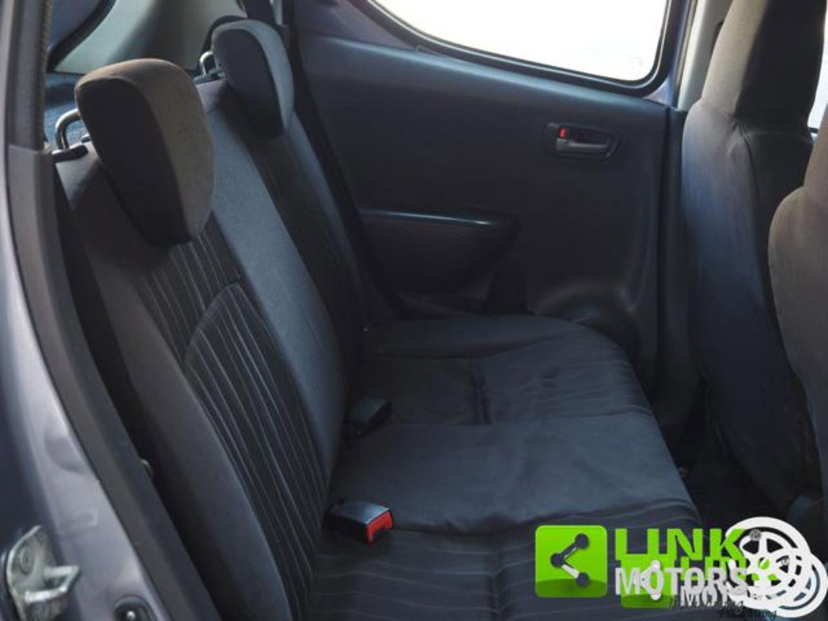 Nissan Pixo 1.0 5 porte Visia (18)