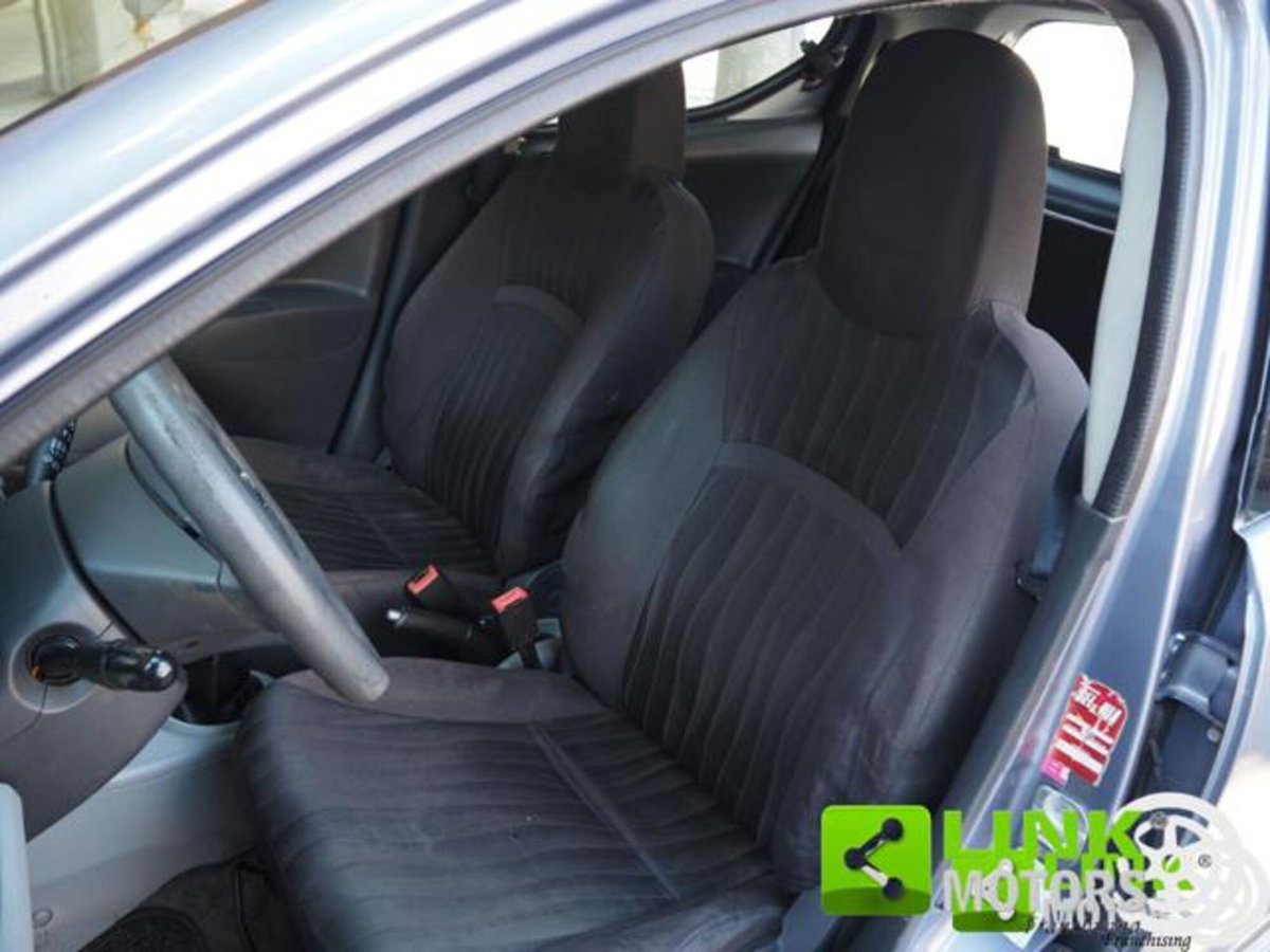 Nissan Pixo 1.0 5 porte Visia (5)