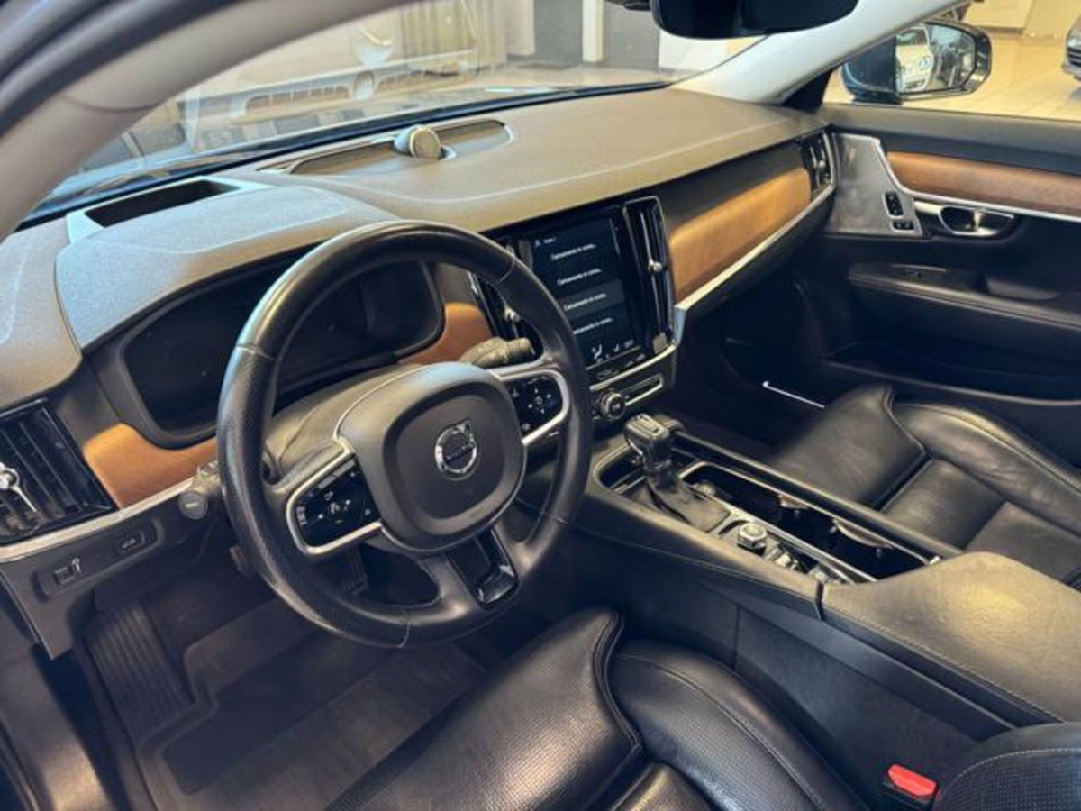 Volvo V90 D4 AWD Geartronic Inscription (4)