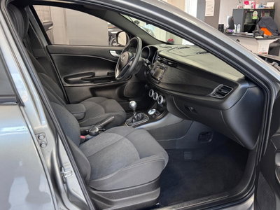 Alfa Romeo Giulietta 1.4 Turbo Distinctive Gpl 120cv E6 (8)