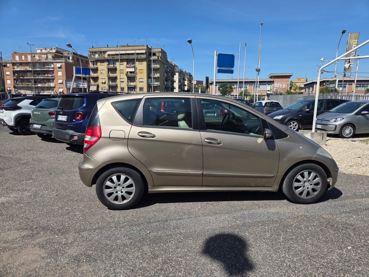 Mercedes-Benz Classe A 180 CDI Elegance (3)