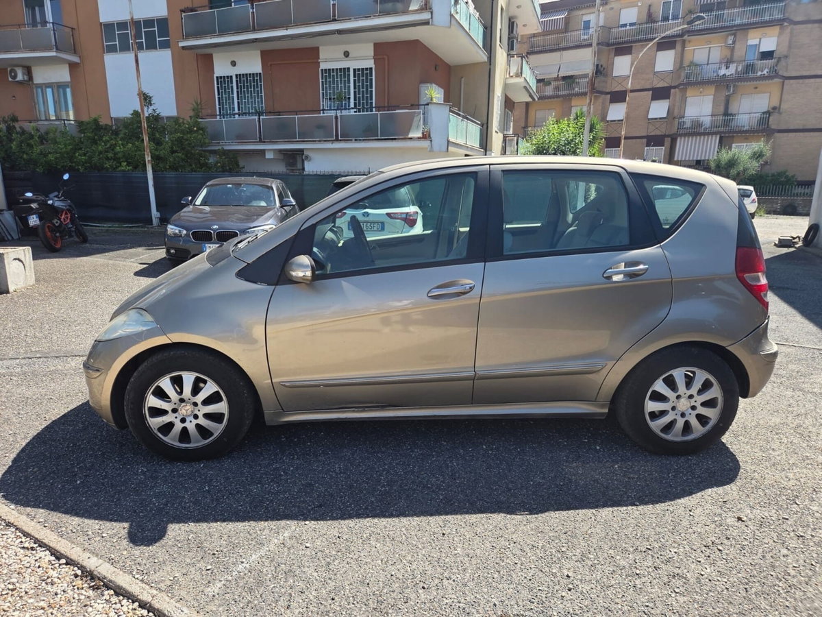 Mercedes-Benz Classe A 180 CDI Elegance (4)