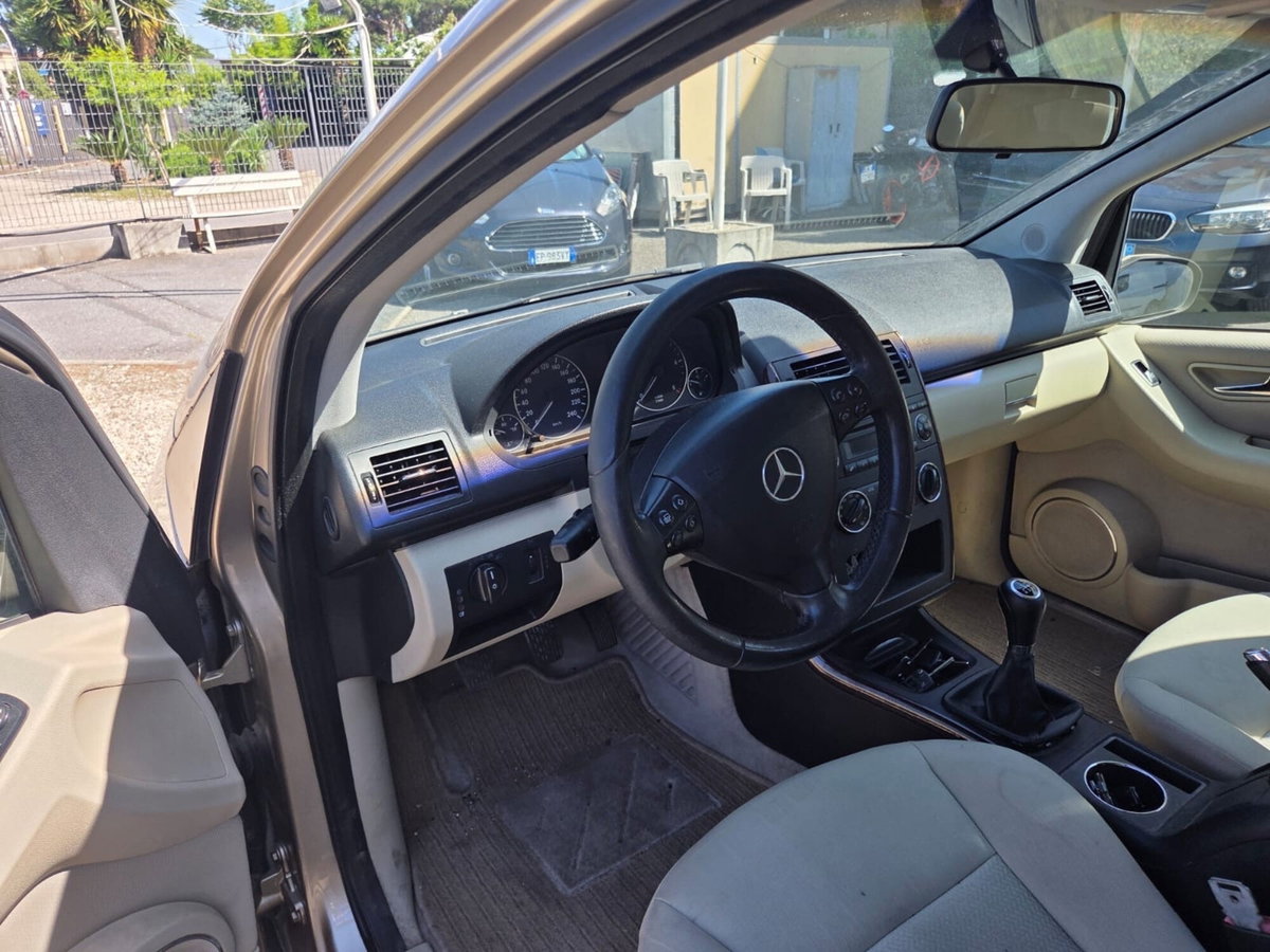 Mercedes-Benz Classe A 180 CDI Elegance (5)