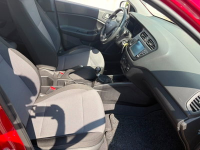 Hyundai i20 1.2 5 porte Connectline (10)