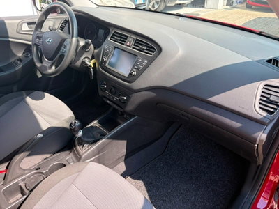 Hyundai i20 1.2 5 porte Connectline (11)