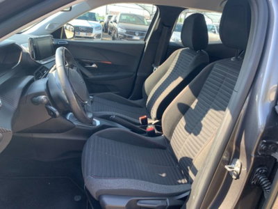 Peugeot 2008 PureTech 130 S&S Allure (9)