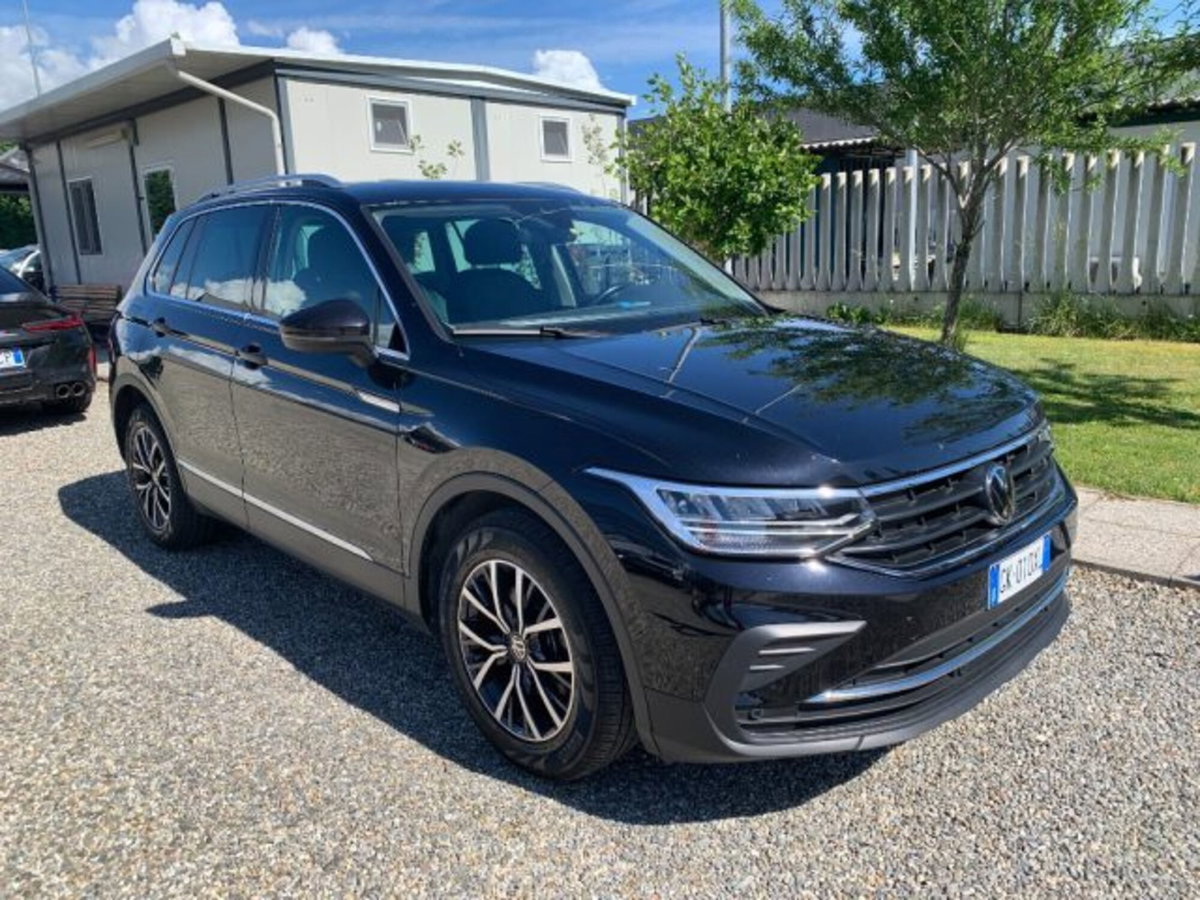 Volkswagen Tiguan 2.0 TDI 150 CV SCR DSG 4MOTION Life (3)