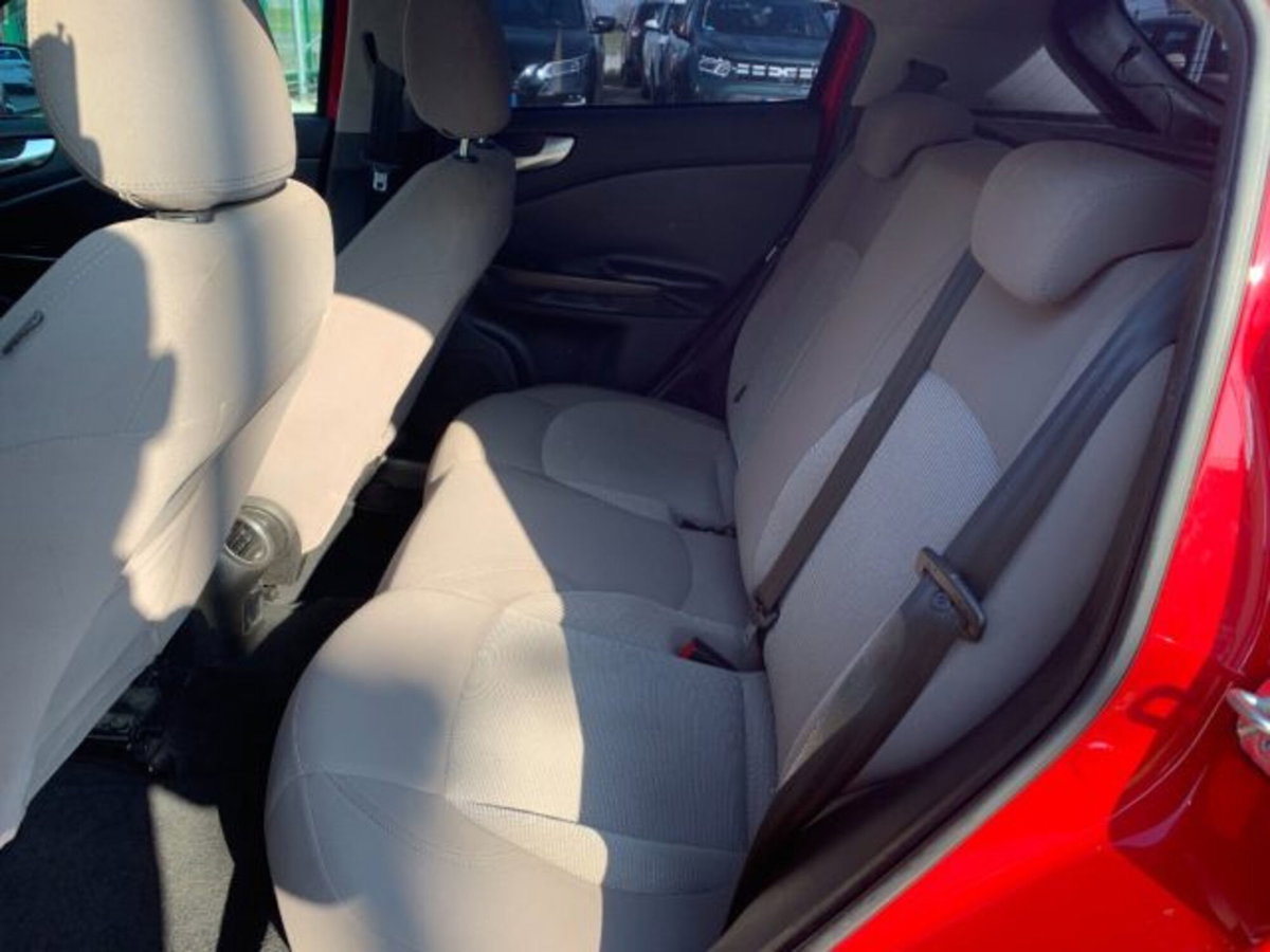 Alfa Romeo Giulietta 1.6 JTDm-2 Giulietta (10)