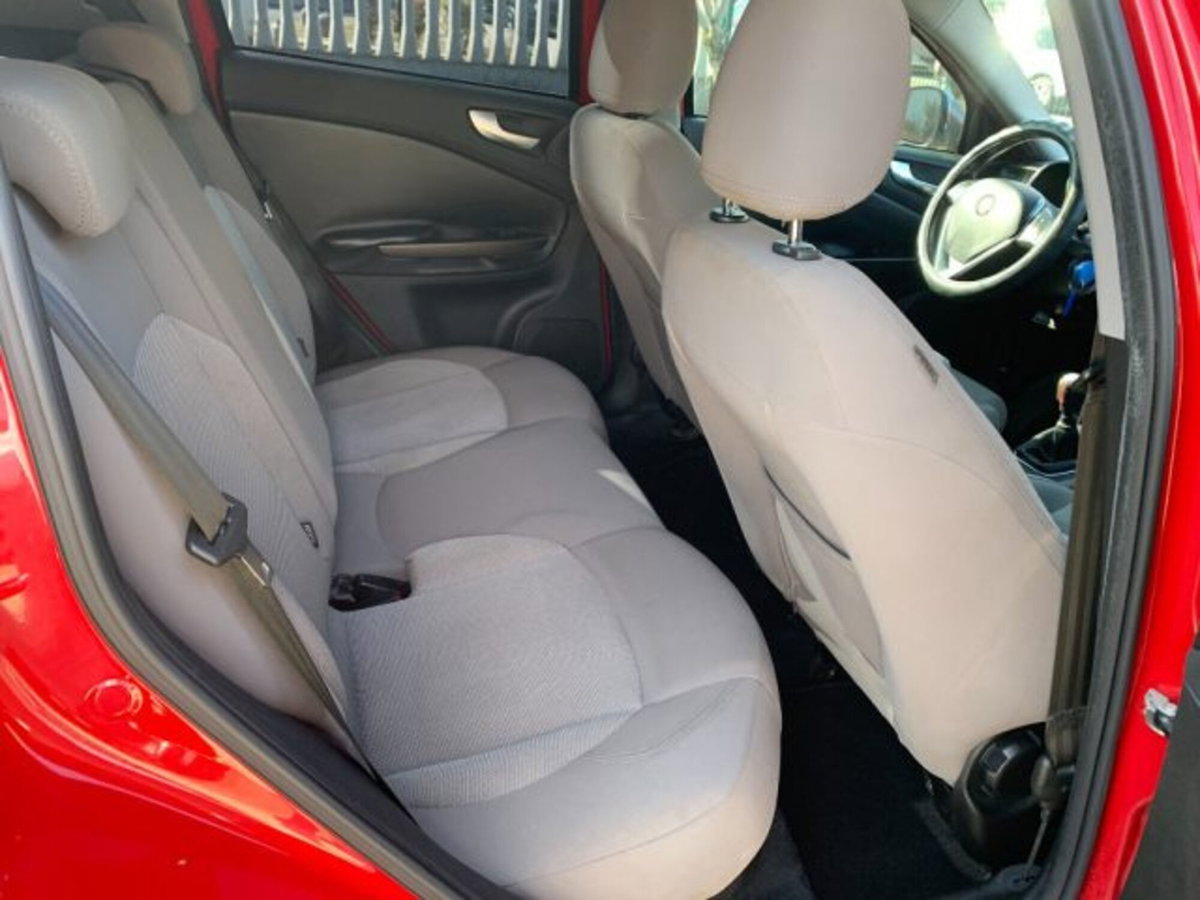 Alfa Romeo Giulietta 1.6 JTDm-2 Giulietta (11)