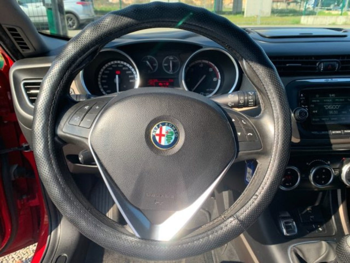 Alfa Romeo Giulietta 1.6 JTDm-2 Giulietta (18)