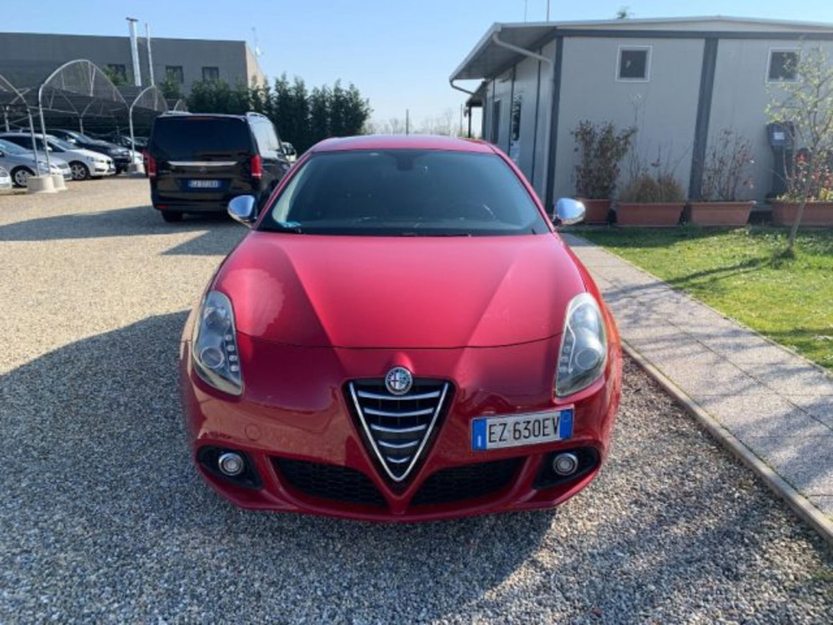 Alfa Romeo Giulietta 1.6 JTDm-2 Giulietta (2)