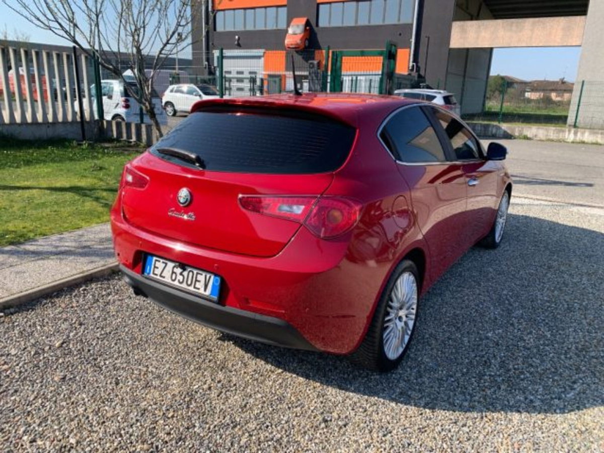 Alfa Romeo Giulietta 1.6 JTDm-2 Giulietta (5)