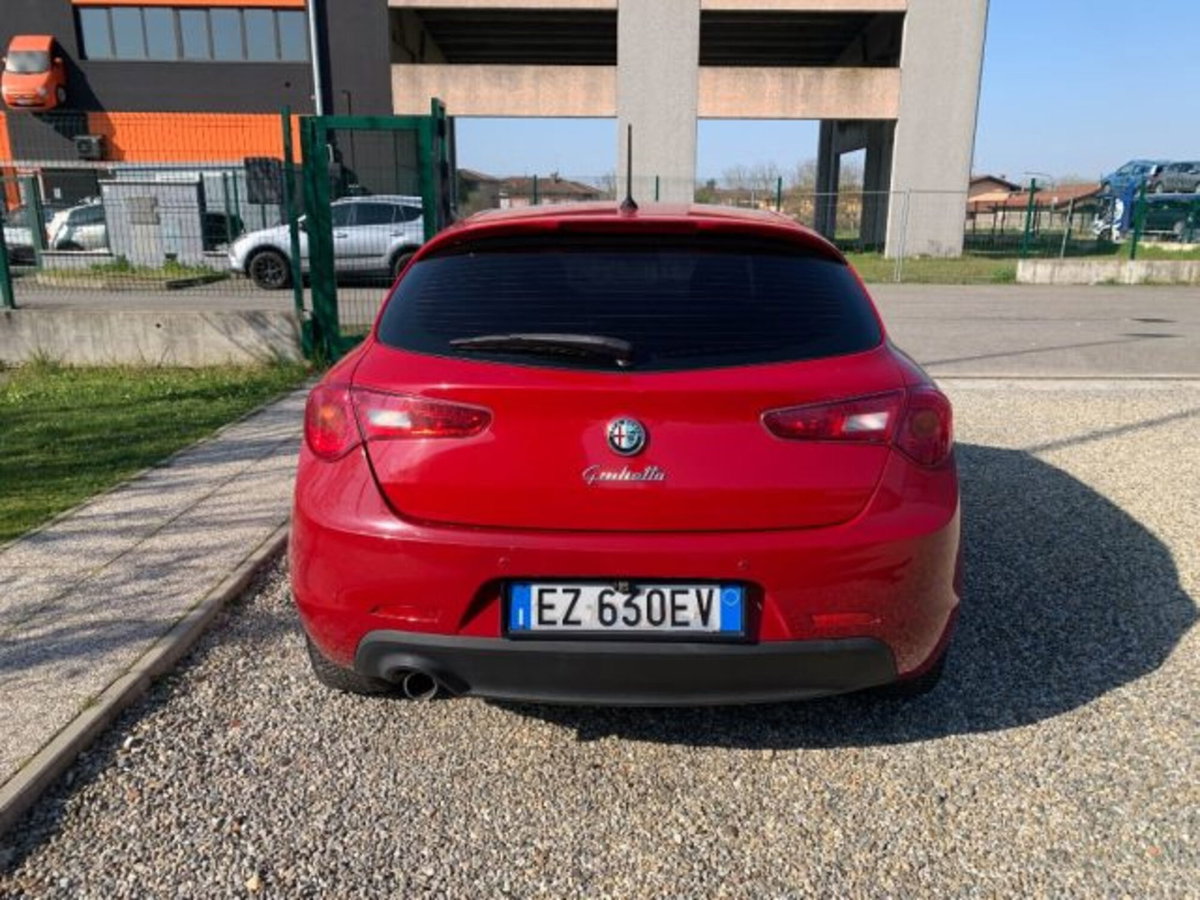 Alfa Romeo Giulietta 1.6 JTDm-2 Giulietta (6)