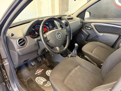 Dacia Duster 1.6 110CV 4x2 Serie Limitata Trasversale (9)