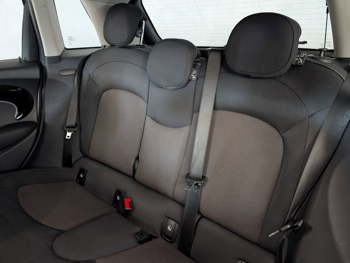 MINI Mini 1.5 Cooper Business 5 porte (11)