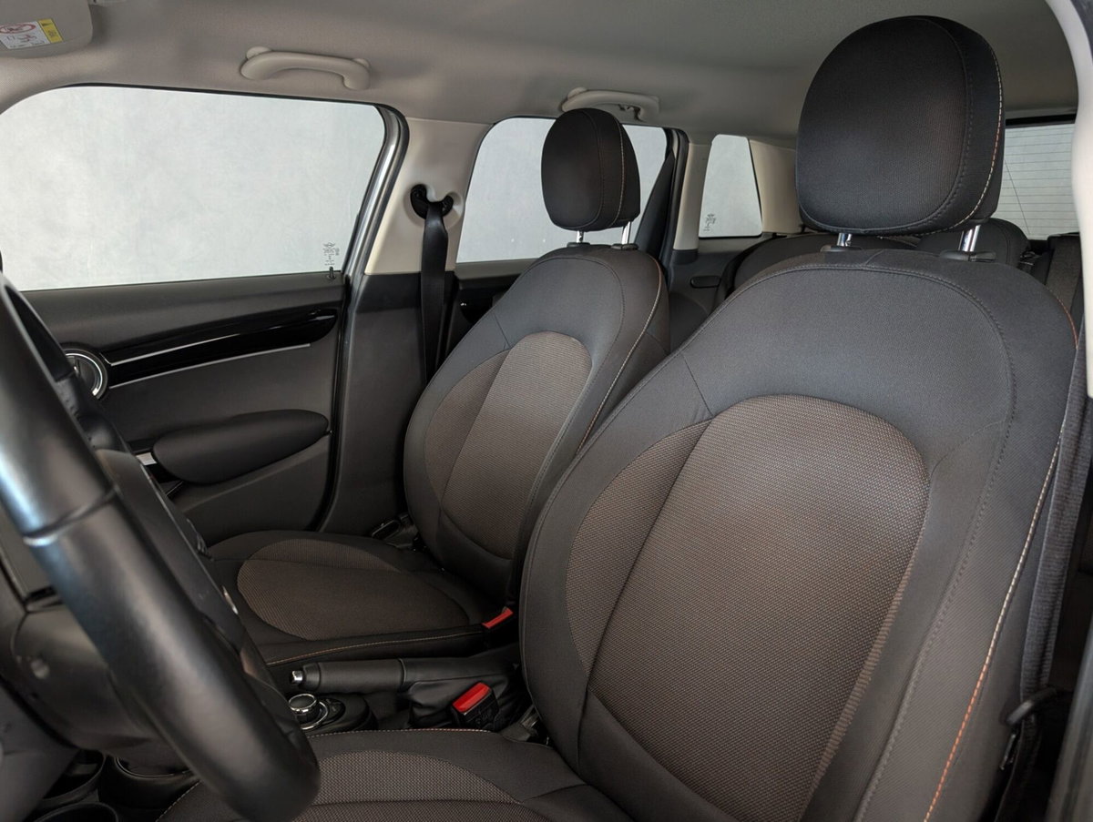 MINI Mini 1.5 Cooper Business 5 porte (7)