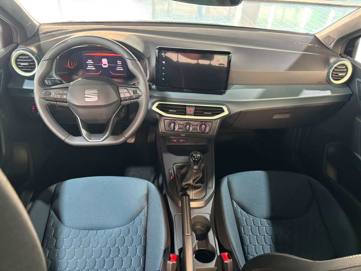 SEAT Ibiza 1.0 EcoTSI 95 CV S/S 5p. Business (11)