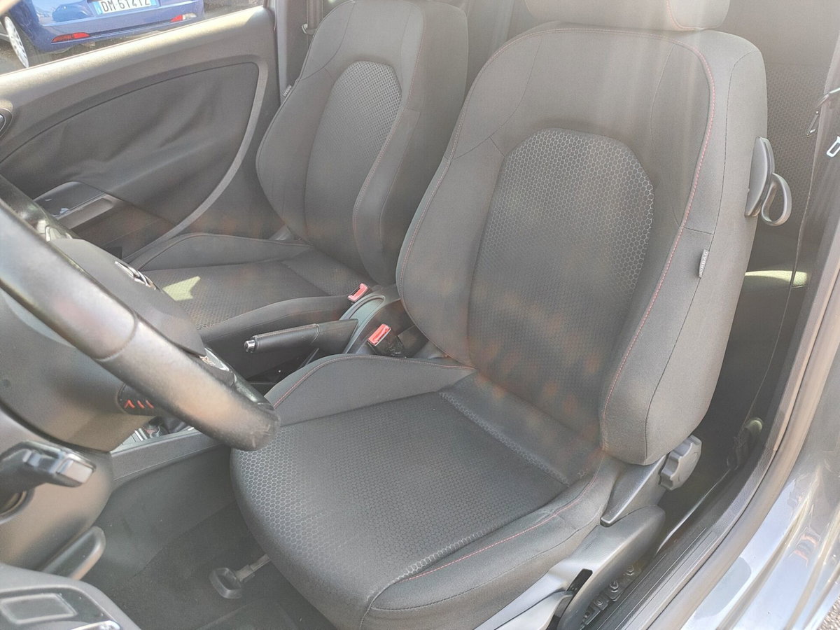 SEAT Ibiza SC 1.4 TDI 105 CV CR S/S 3p. FR (12)