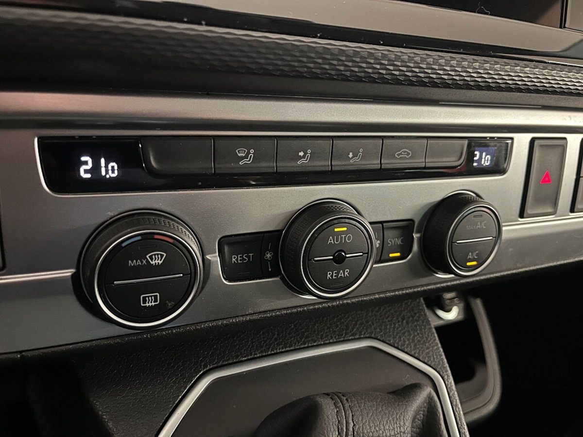 Volkswagen Multivan 2.0 TDI 150CV DSG 4Motion Space (19)