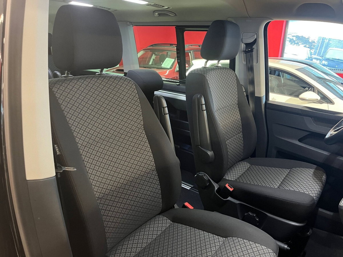 Volkswagen Multivan 2.0 TDI 150CV DSG 4Motion Space (9)