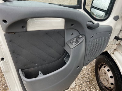 Peugeot Boxer Furgone 330MH 2.2 HDi cat PM-TA Combi Pack (16)