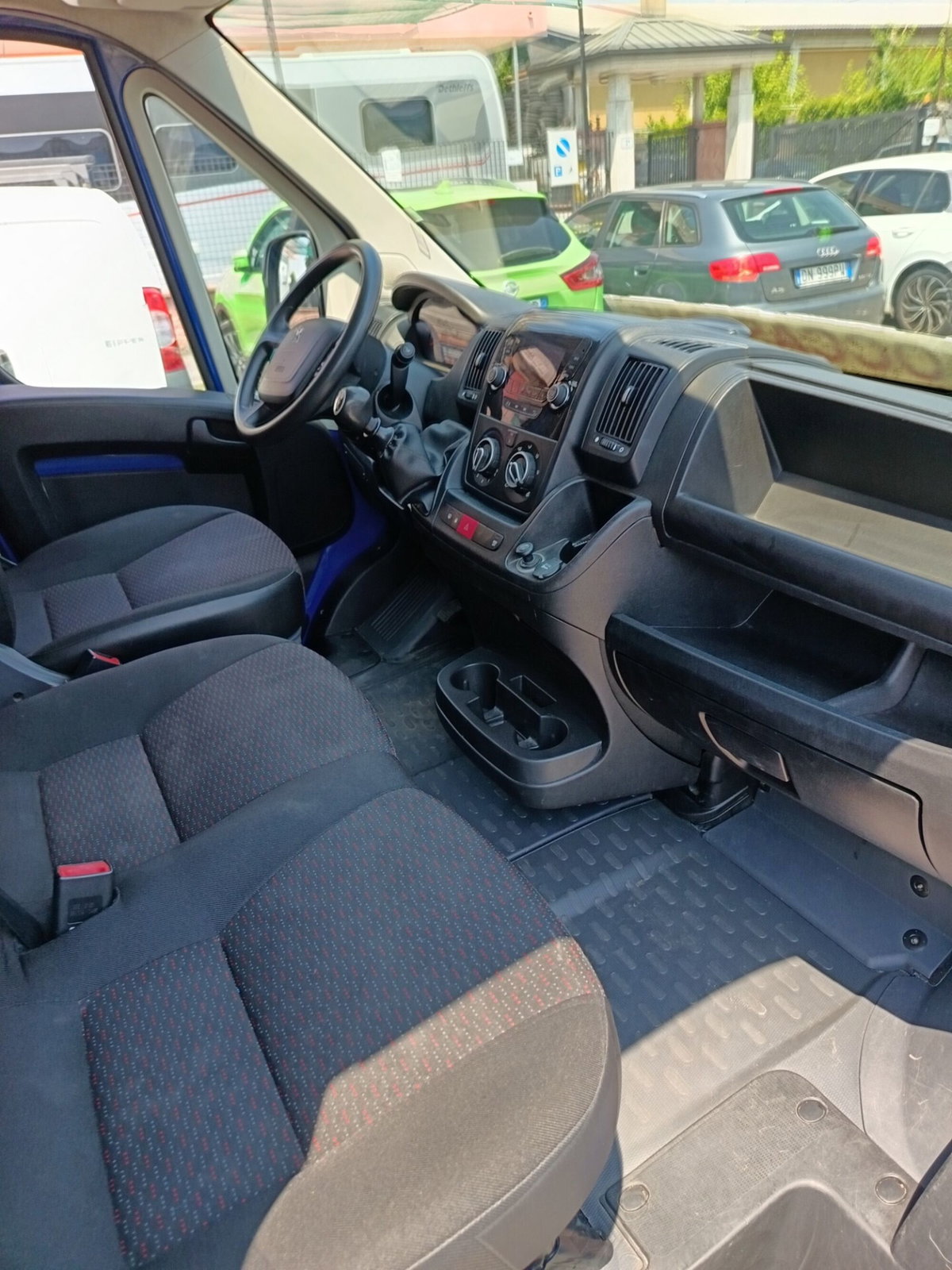 Peugeot Boxer Furgone 335 2.2 BlueHDi 140 S&S PM-TN Furgone Premium (10)
