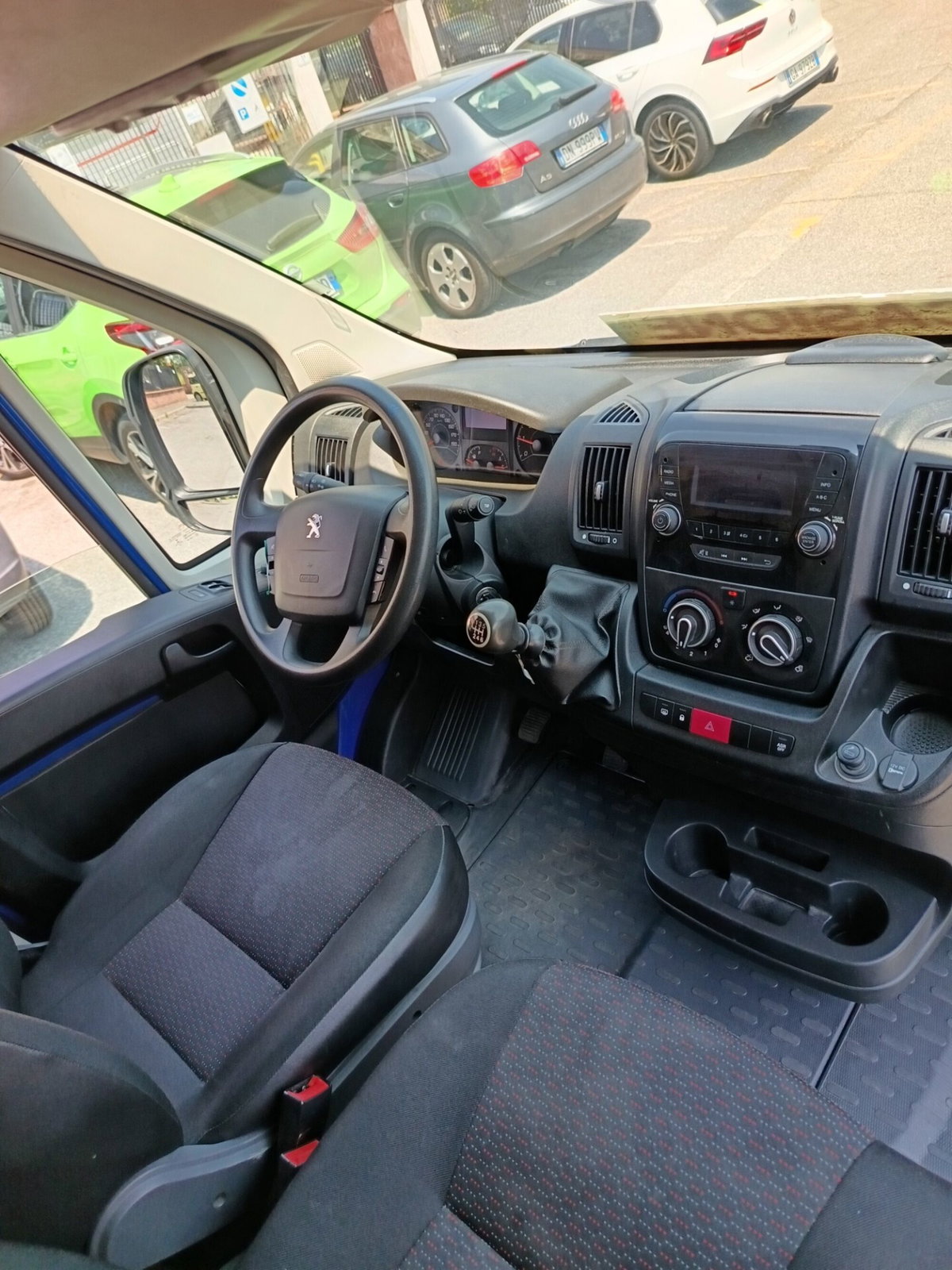 Peugeot Boxer Furgone 335 2.2 BlueHDi 140 S&S PM-TN Furgone Premium (11)