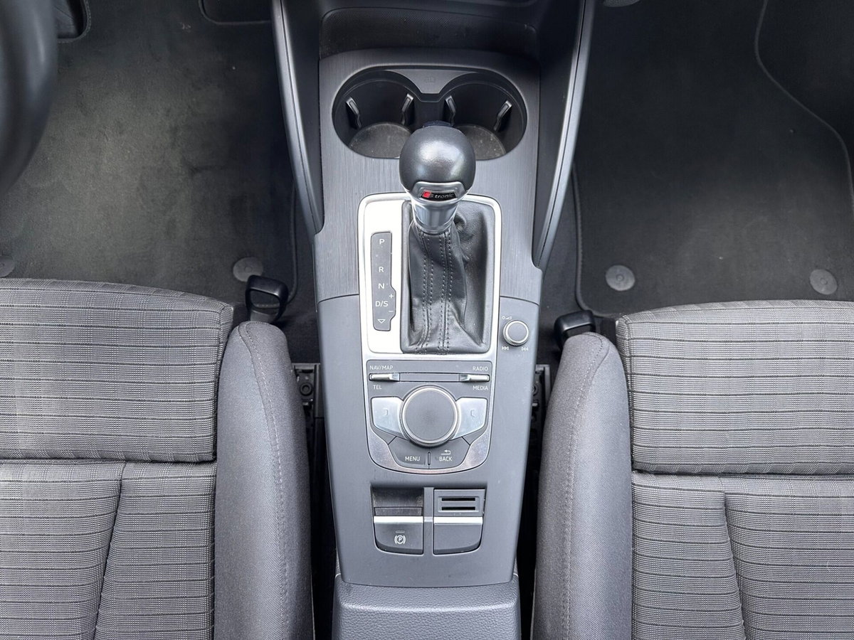 Audi A3 Sportback 1.6 TDI 116 CV S tronic Sport (15)