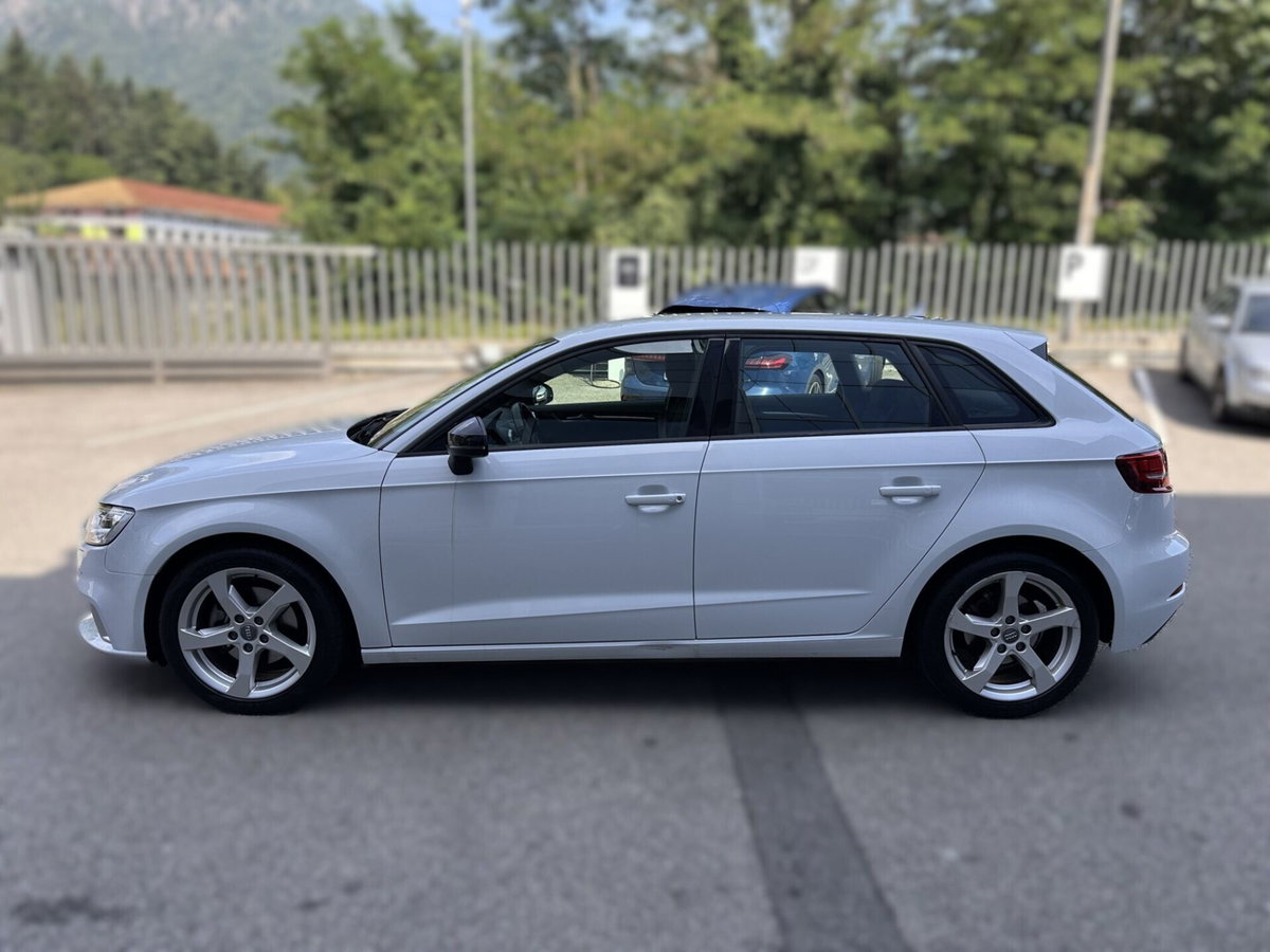 Audi A3 Sportback 1.6 TDI 116 CV S tronic Sport (4)