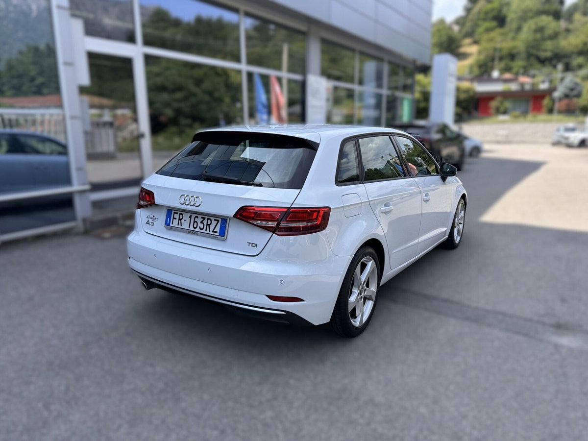 Audi A3 Sportback 1.6 TDI 116 CV S tronic Sport (7)